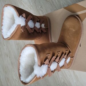 Cozy Brown Shearling-Lined Women's Boots